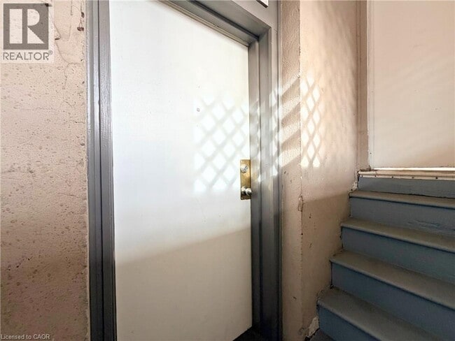 Photo du bâtiment - 117 Park St S