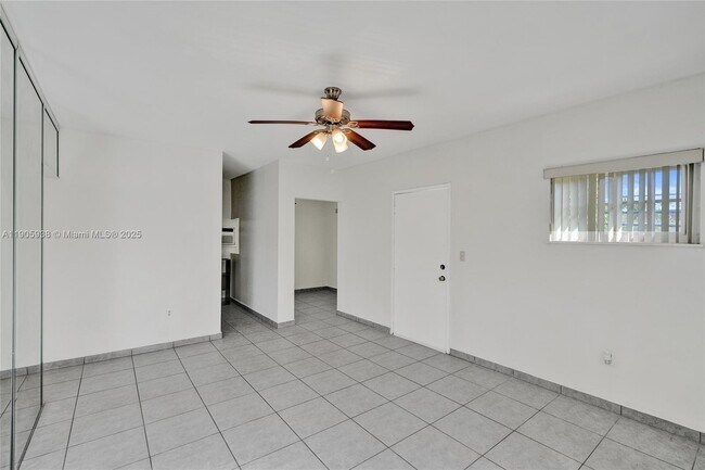 Building Photo - 1193 Marseille Dr