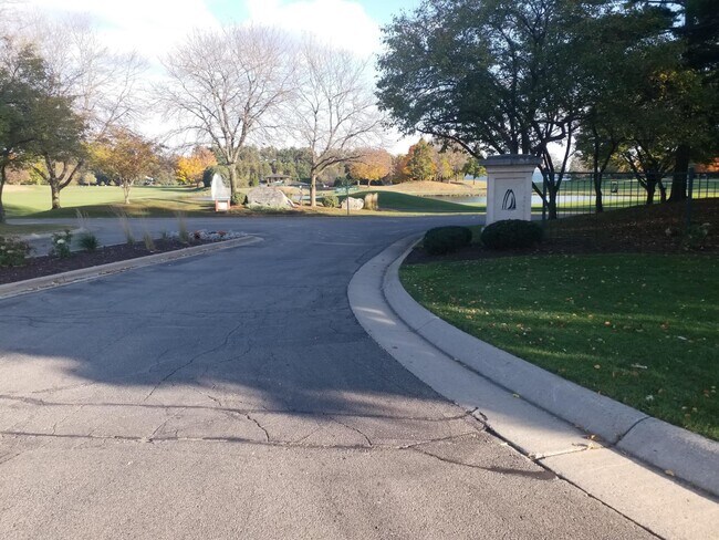 Foto del edificio - 4582 Bishops Ct