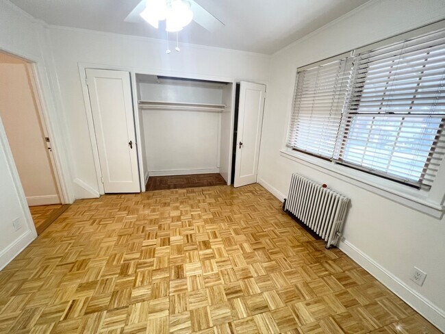 Foto del edificio - 2137 Gerritsen Ave