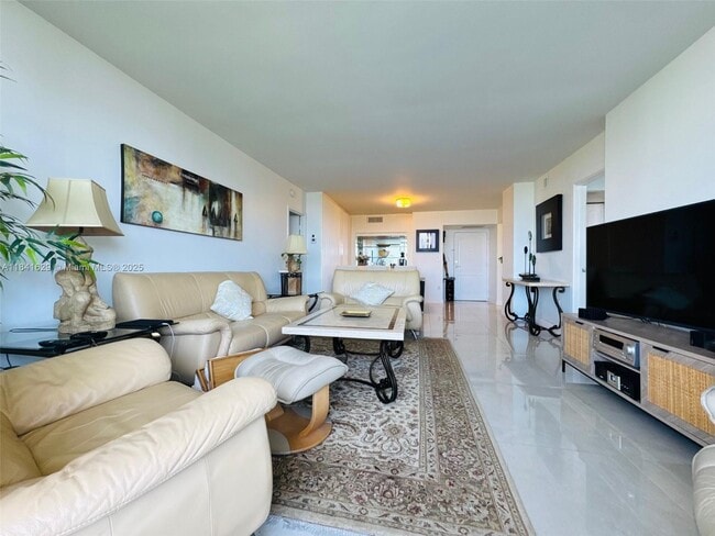 Building Photo - 3675 N Country Club Dr