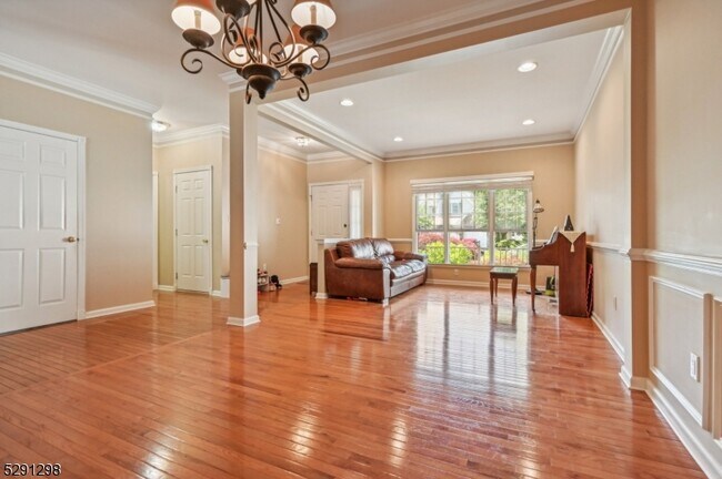 Building Photo - 233 Patriot Hill Dr