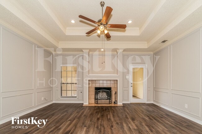 Building Photo - 700 Robin Meadow Dr