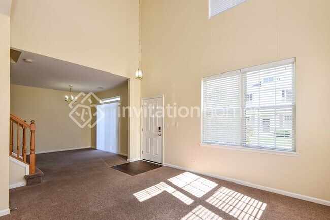 Building Photo - 2562 Hillsboro Blvd