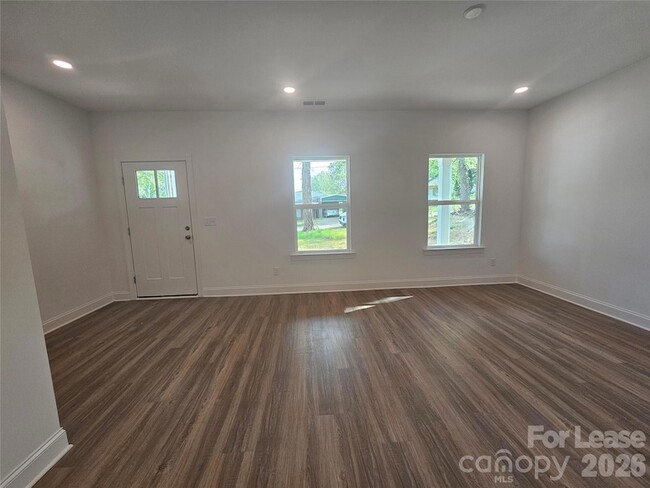 Building Photo - 203 Benfield Rd