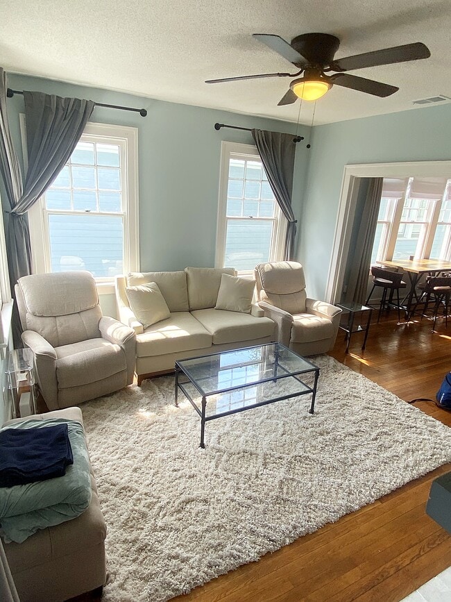 Living Room - 412 E 40th St