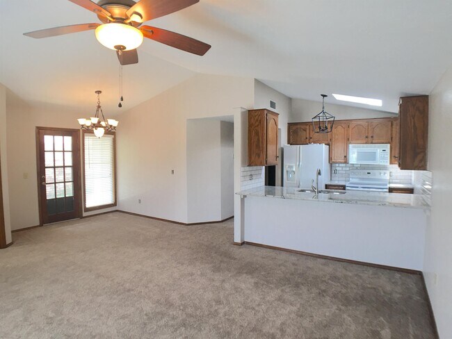 Foto del edificio - 2135 Goodrich Dr