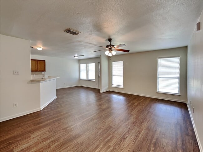 Foto del edificio - 3915 Ridge Canyon Rd
