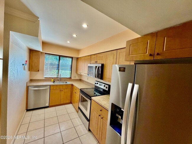 Foto del edificio - 5811 Atlantic Blvd