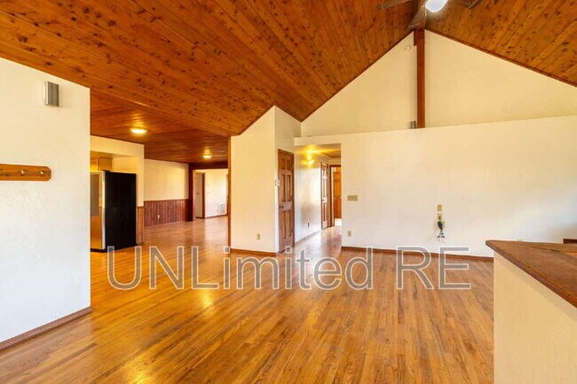 Foto del edificio - 6600 W Suzette Ln