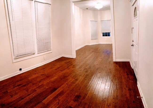 Building Photo - 3418 W McLean Ave