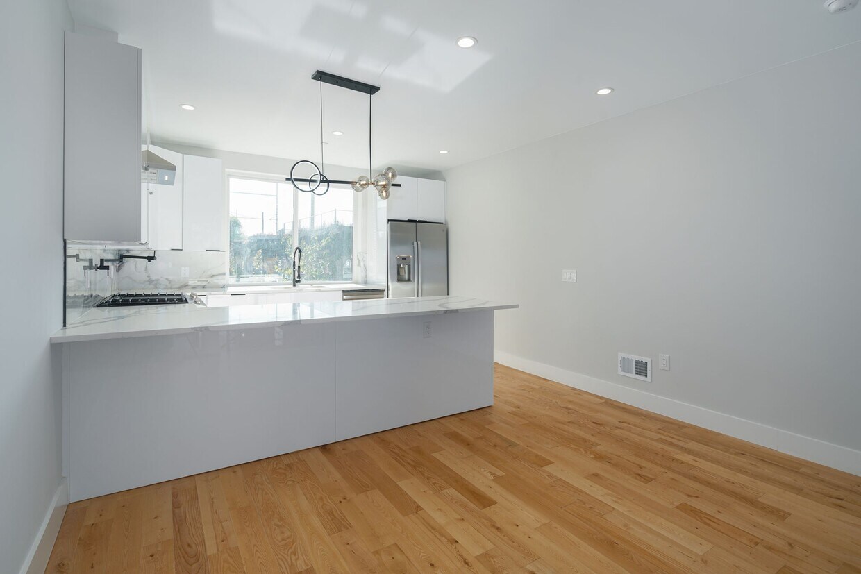 Foto principal - 2456 Dickinson St