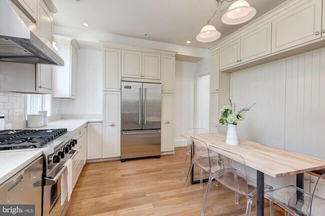 Foto del edificio - 1409 33rd St NW