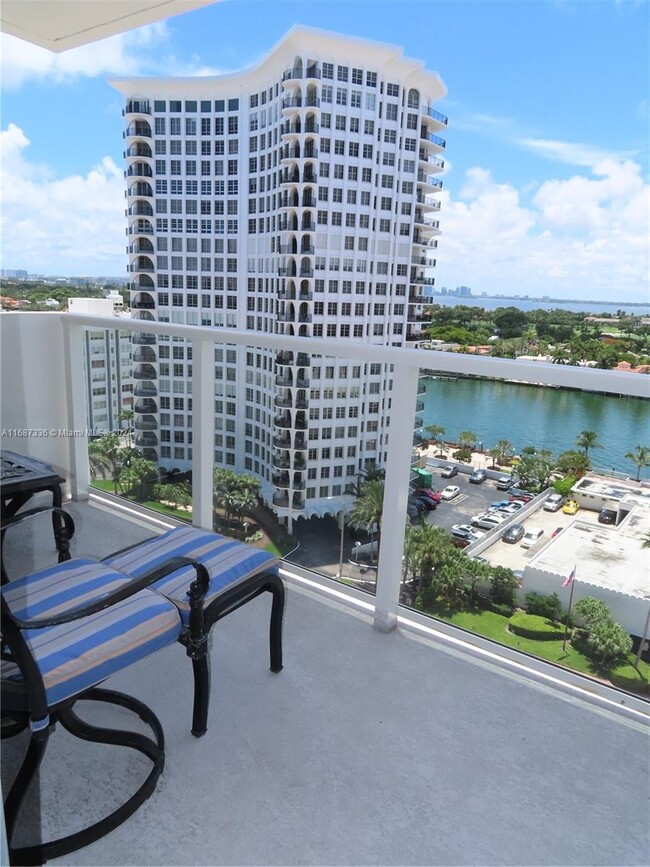 Foto del edificio - 5701 Collins Ave