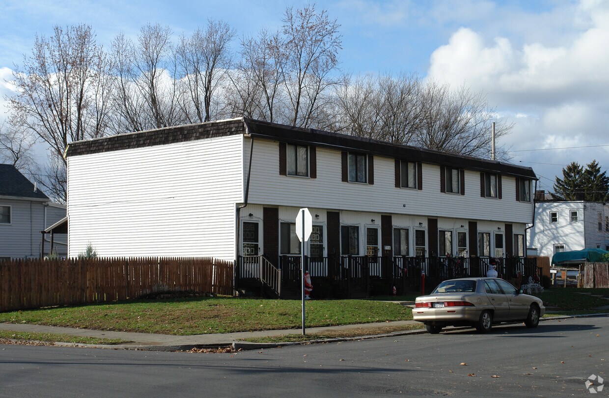 Building Photo - 40 120th St