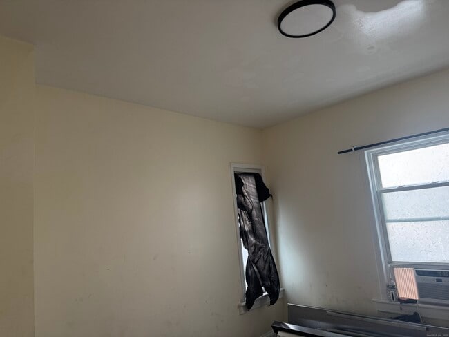 Foto del edificio - 190 Whitney Ave