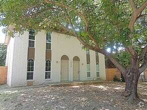 Building Photo - 1920 W Sanford St