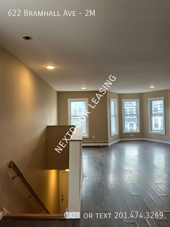 Foto del edificio - 622 Bramhall Ave