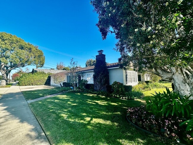 Building Photo - 1802 Orange Ave