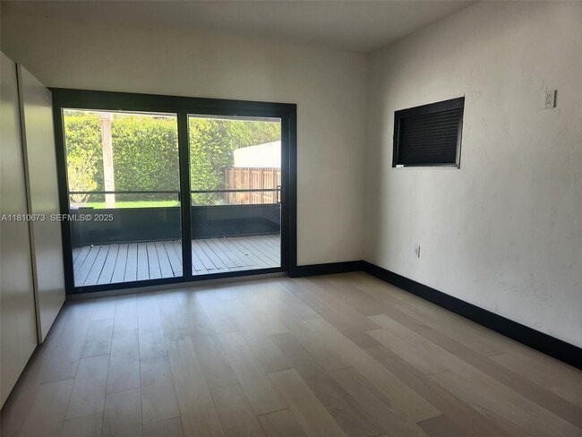 Foto del edificio - 241 Palmetto Dr