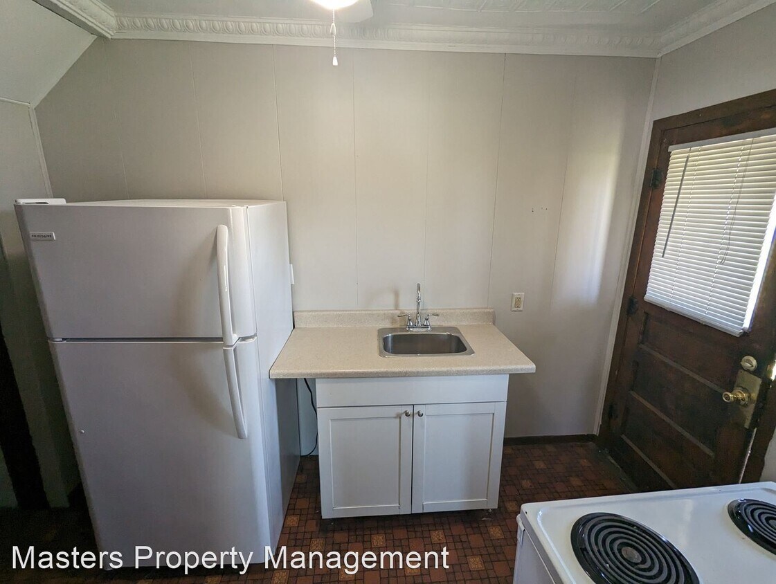 Primary Photo - 2 br, 1 bath House - 619 Lime City Rd