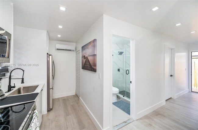Foto del edificio - 3016 NW 22nd Ct