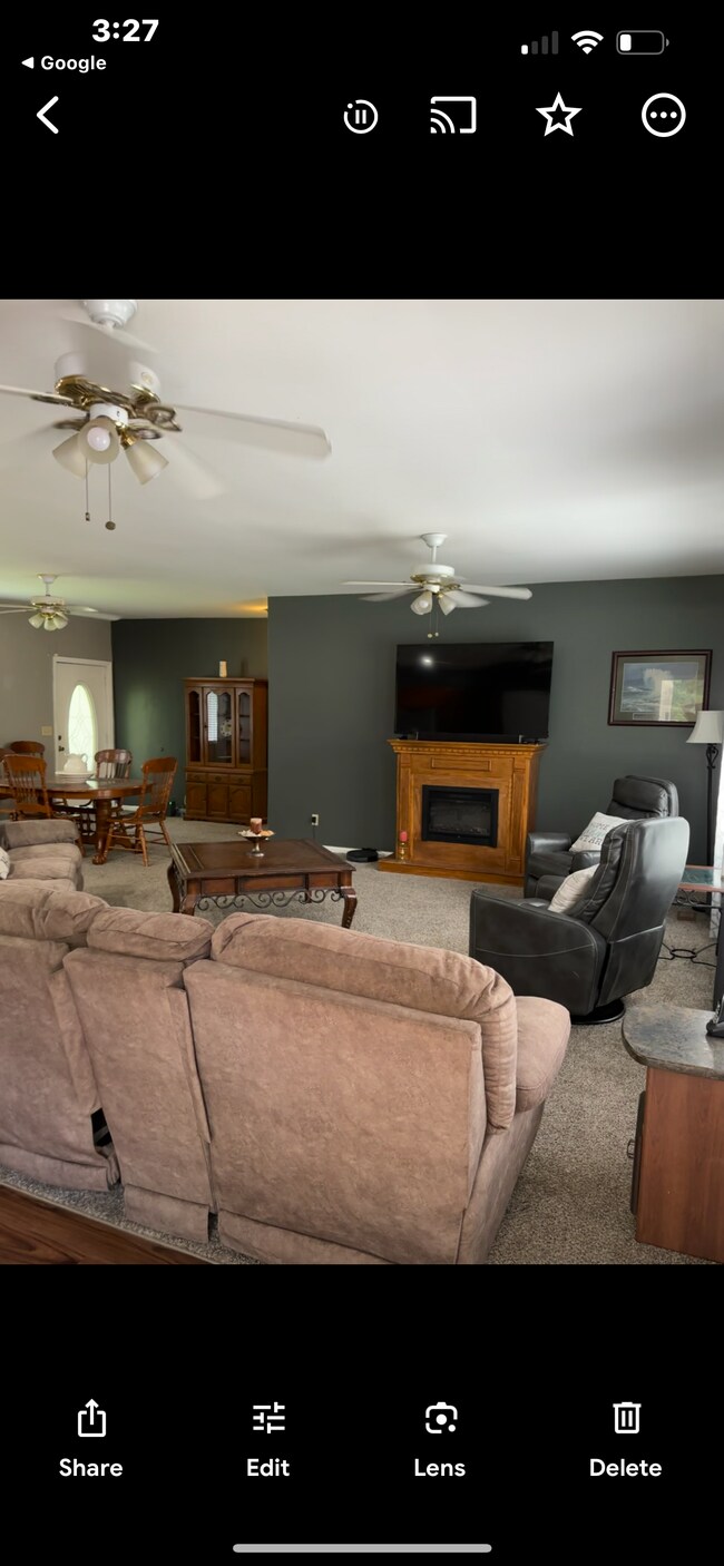 Building Photo - 146 Sandridge Ln