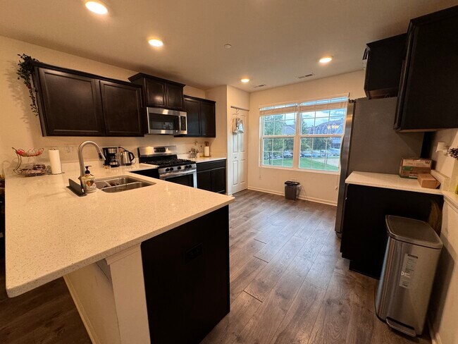Foto del edificio - 1005 Charlton Ln