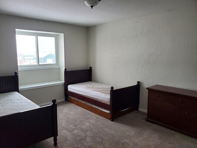 Building Photo - 450 S 50 E