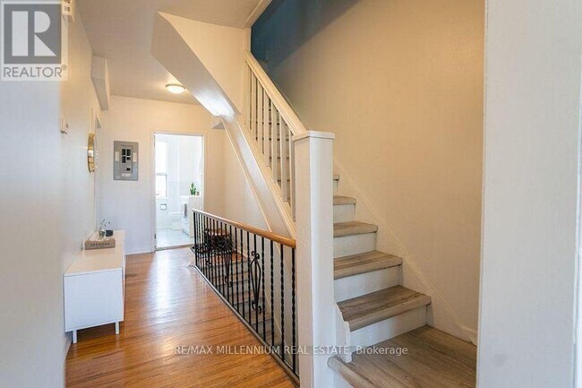 Building Photo - 17 Greenlaw Ave