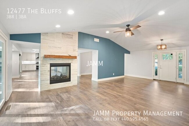 Building Photo - 12477 The Bluffs