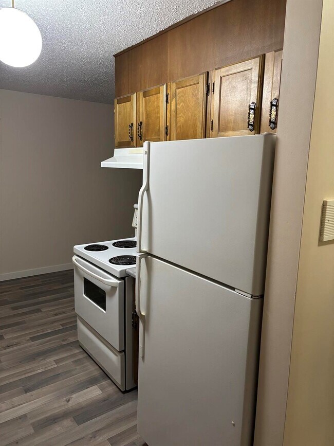 Photo du bâtiment - 2 Bed 1 Bath Unit in Grande Cache, AB