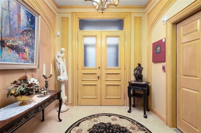 Foto del edificio - 466 Broadway Ave