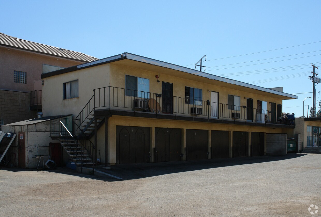 Building Photo - 1022 Broadway