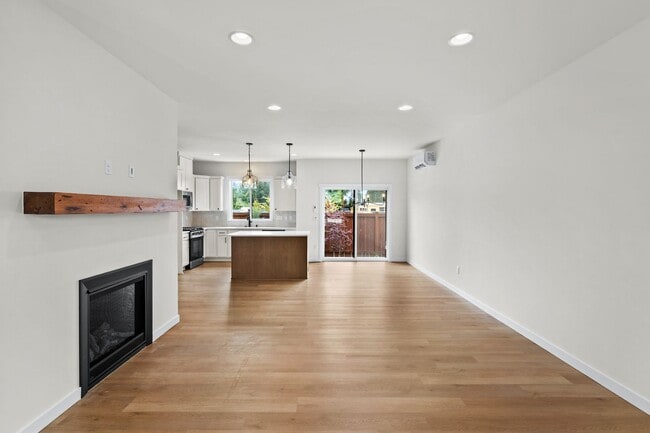Building Photo - 627 Legacy Wy