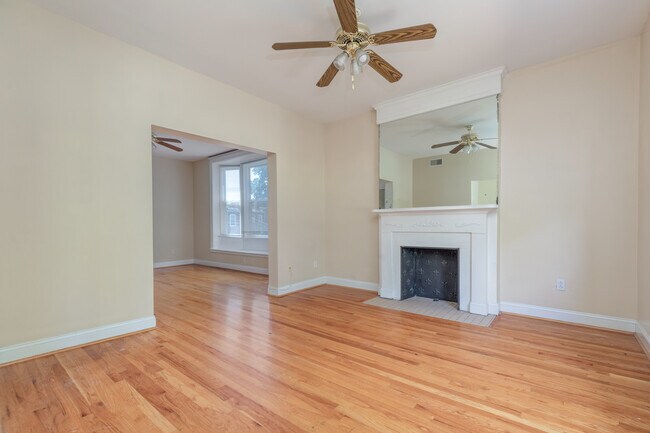 Foto del edificio - 6008 Washington Blvd