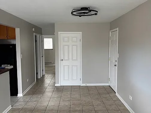 Building Photo - 448 E Osage Ln