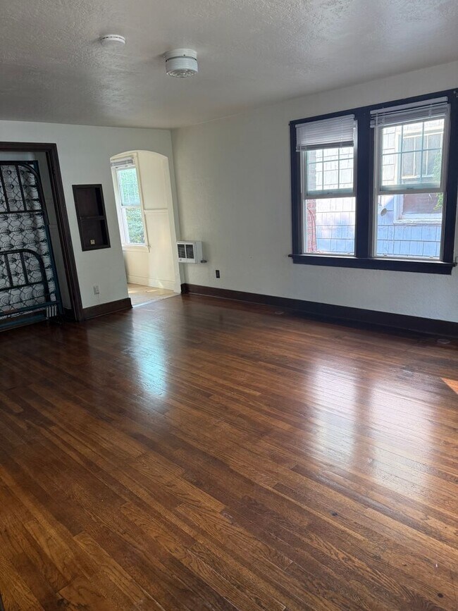 Foto del edificio - 480 NE Maiden Ln