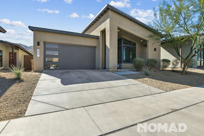 Building Photo - 955 E Paseo Way