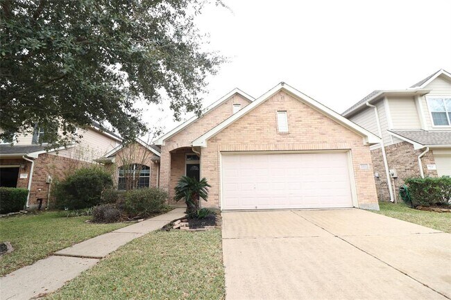 Building Photo - 7211 Agave Dr