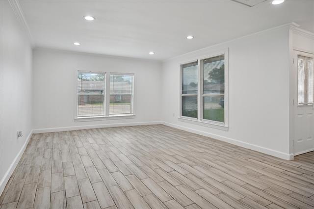Building Photo - 5409 Queen Ct