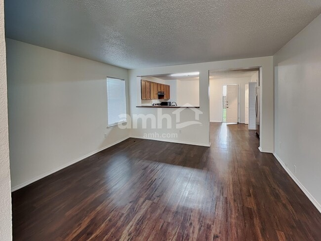 Foto del edificio - 4026 Holly Leaf Ct