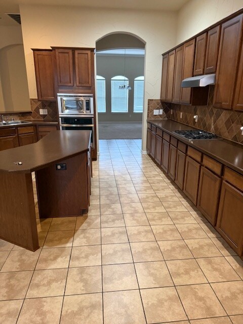 Foto del edificio - 1725 Running River Dr