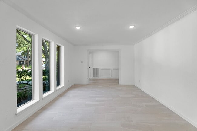 Building Photo - 8011 Liberty Elm Ct