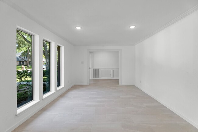 Foto del edificio - 8011 Liberty Elm Ct