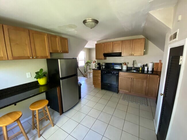 Foto del edificio - 1051 Hunter Ave