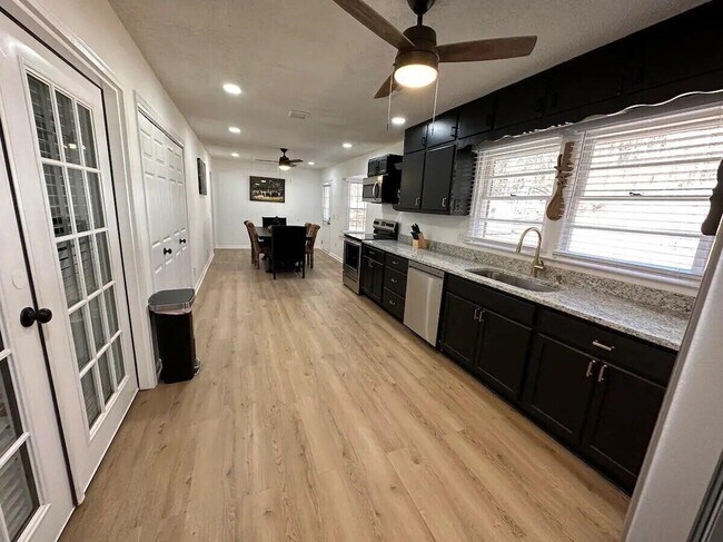 Building Photo - 258 Trigger Dr