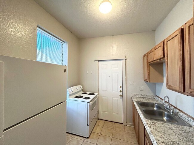Foto del edificio - 1716 N Olive St