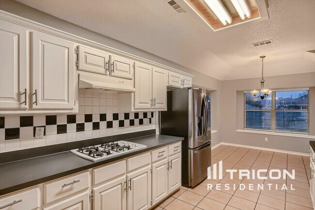 Foto del edificio - 2021 Cantura Dr