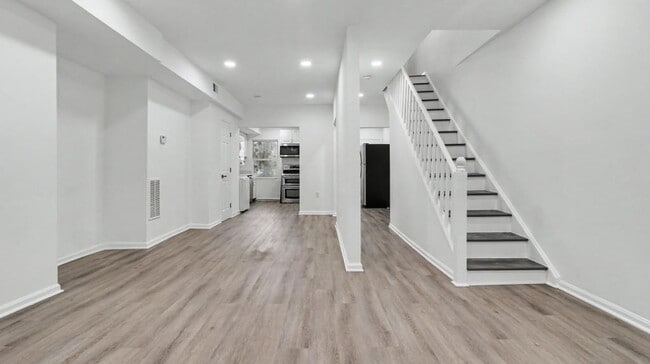Building Photo - 1028 Kenyon St NW